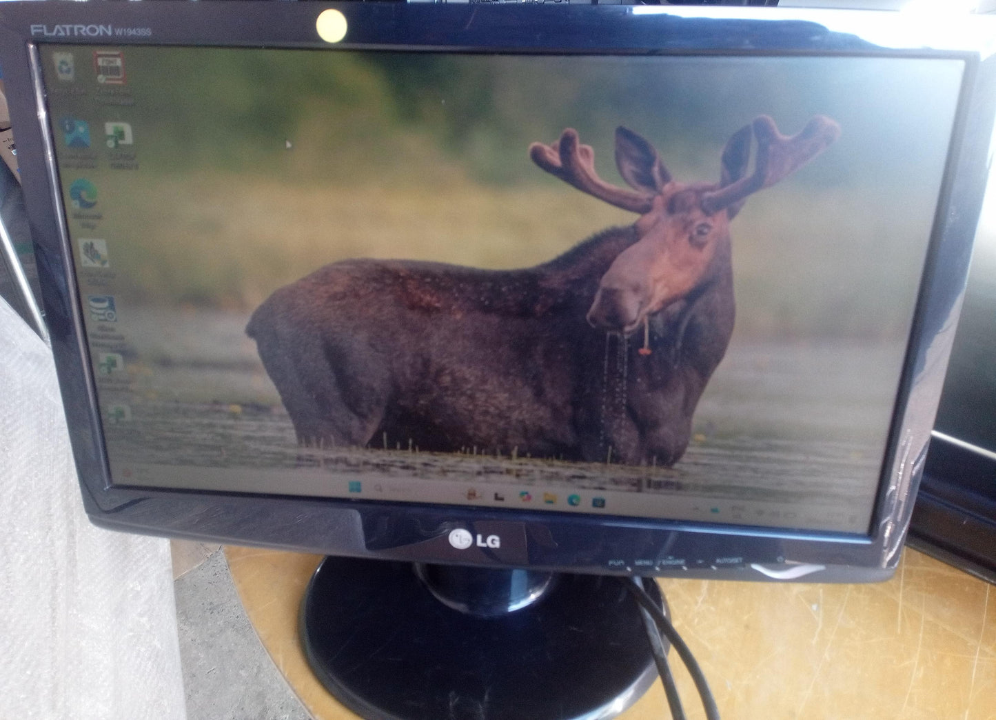 LG W1943 19 Inch Monitor – No Power Cable – Used
