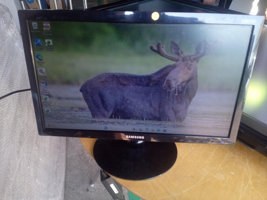 Samsung S19C105F 19 Inch Monitor – With Power Cable – Used