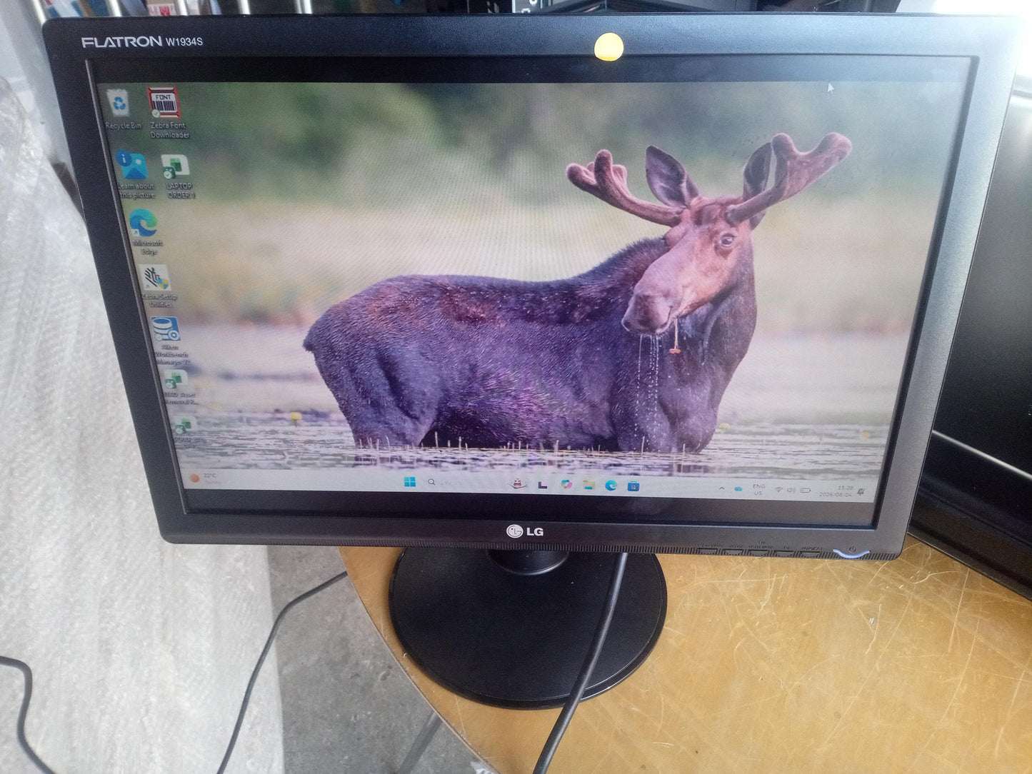 LG Flatron W1934S 19 Inch Wide Monitor – VGA – No Power Cable – Used