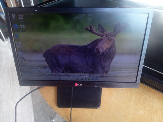 LG E1914S 19 Inch LED Monitor – VGA – With Adapter – Used Monitor