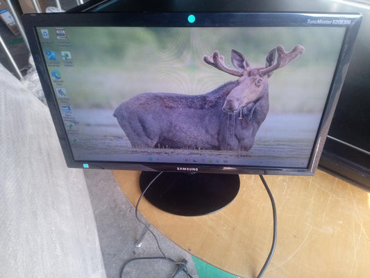 Samsung S20B300 20 Inch LED Monitor With Adapter – VGA & DVI – Used