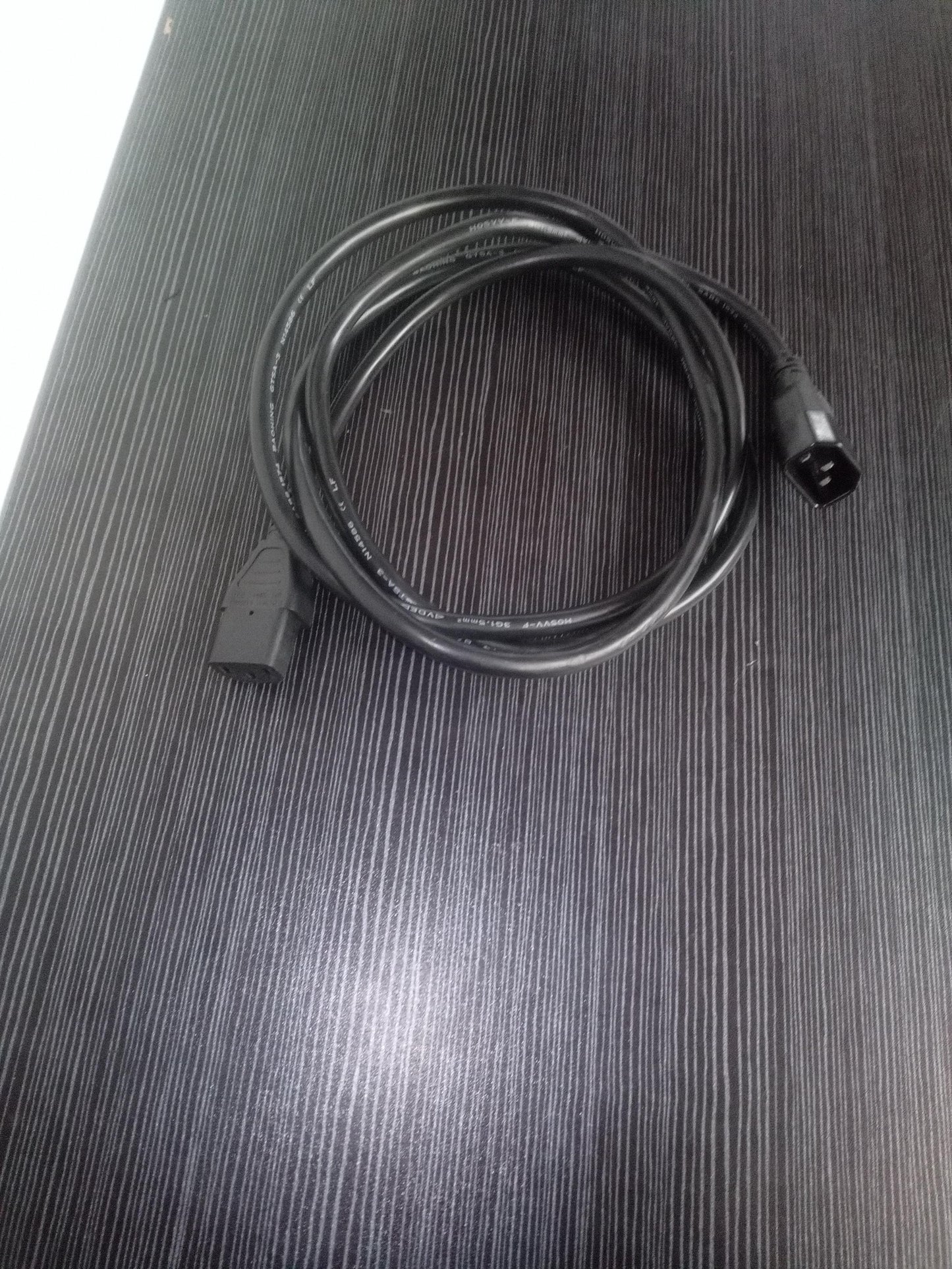 IEC C13 to C14 Male to Female Power Cable – Pre-Owned