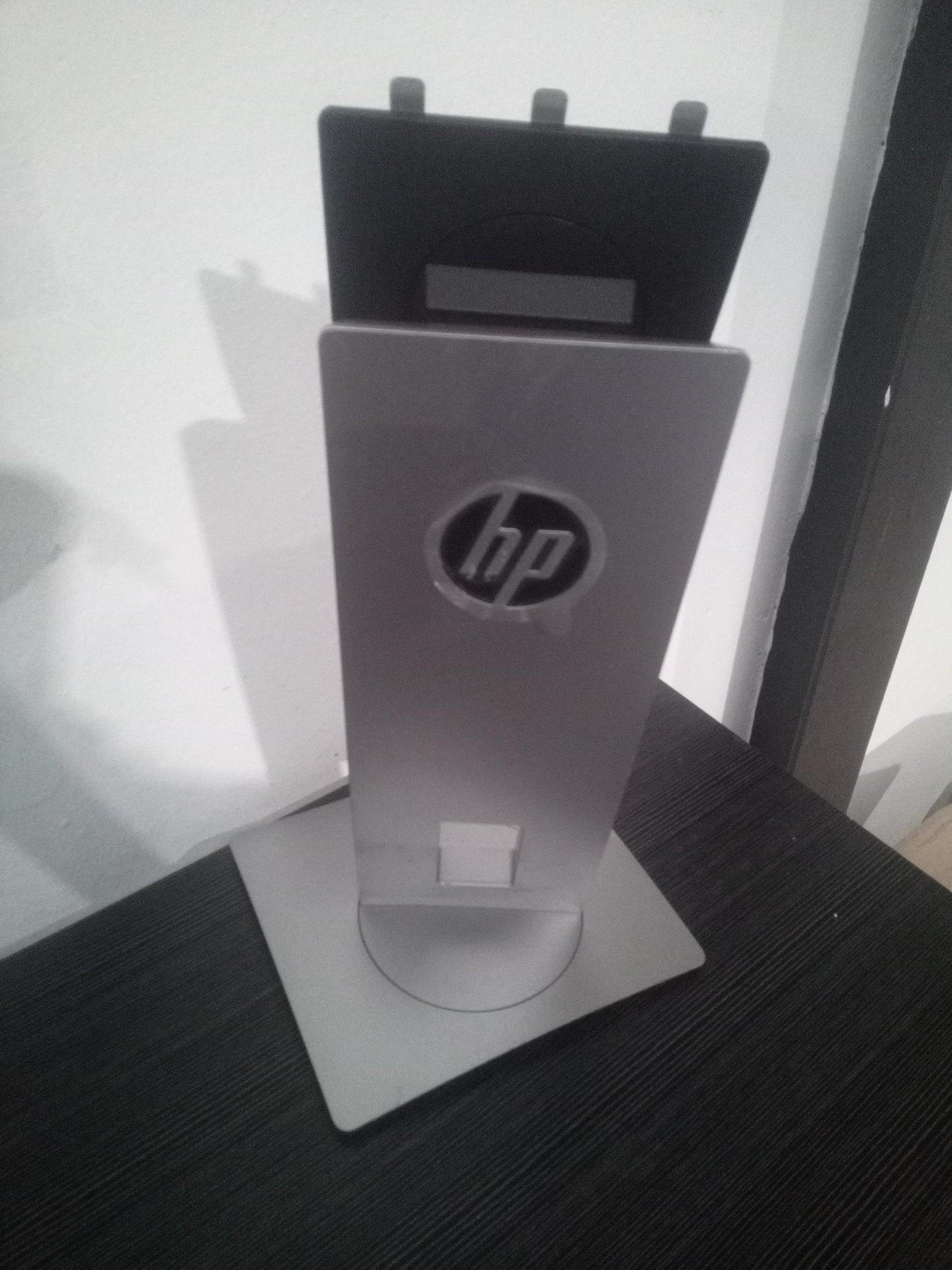 HP EliteDisplay E232 Monitor Stand – Pre-Owned
