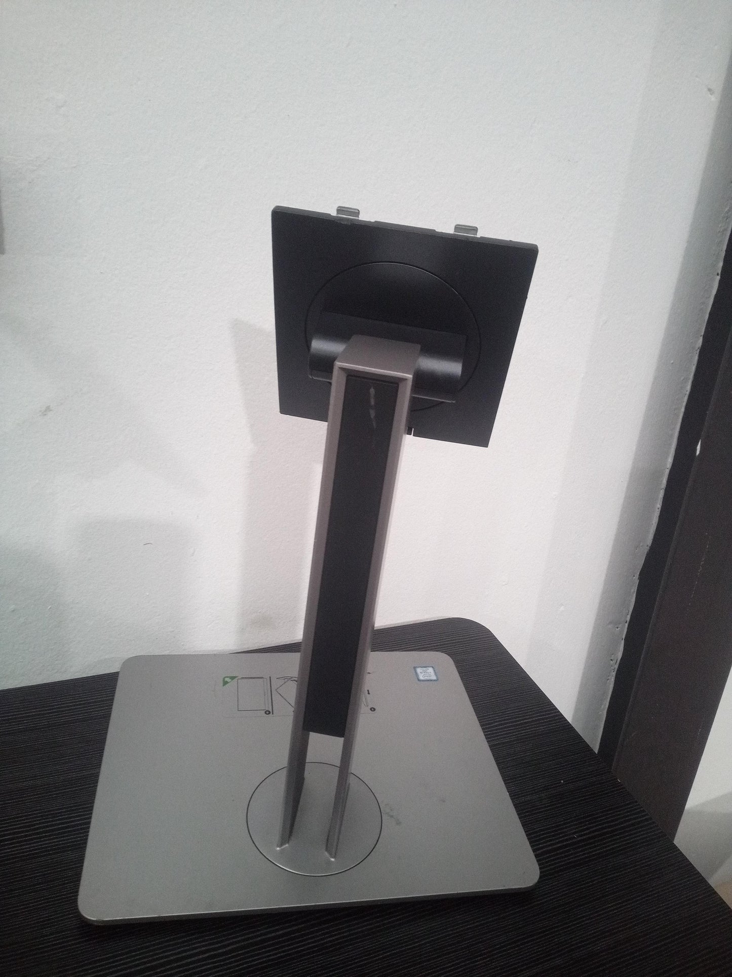 HP EliteOne 800 G3 912474-001 All-in-One PC LCD Stand – Pre-Owned