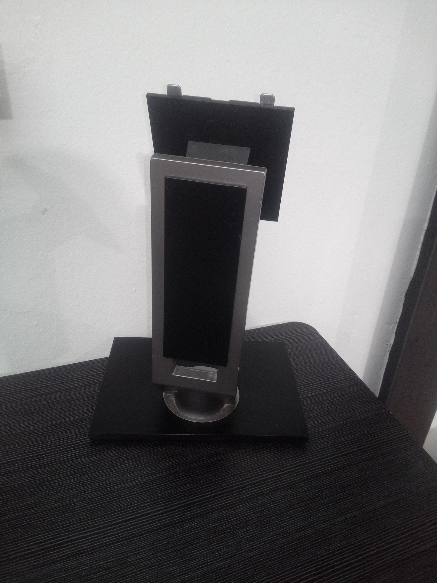 Dell P1911B Monitor Stand – Pre-Owned