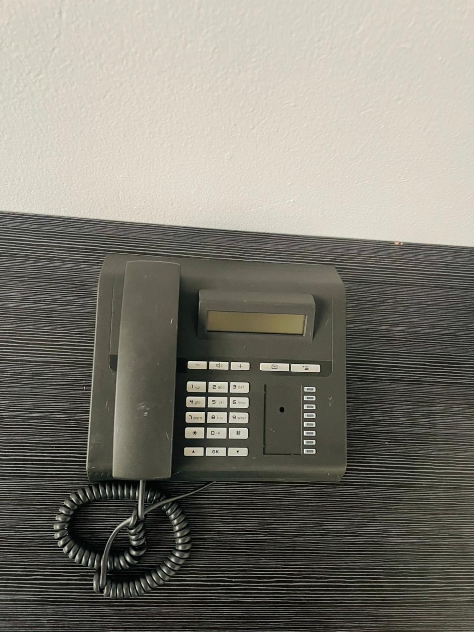 Siemens OpenStage 15T Digital IP Desk Phone – Pre-Owned