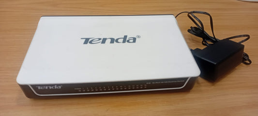 Tenda S16 16 Port 10/100 Desktop Switch – Used