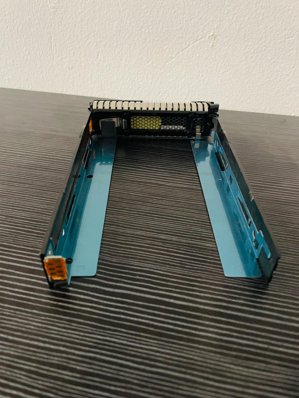 HP 651314-001 3.5 Inch SAS/SATA Hard Disk Drive Bracket HDD Caddy Tray For G8 G9 Server – Pre-Owned