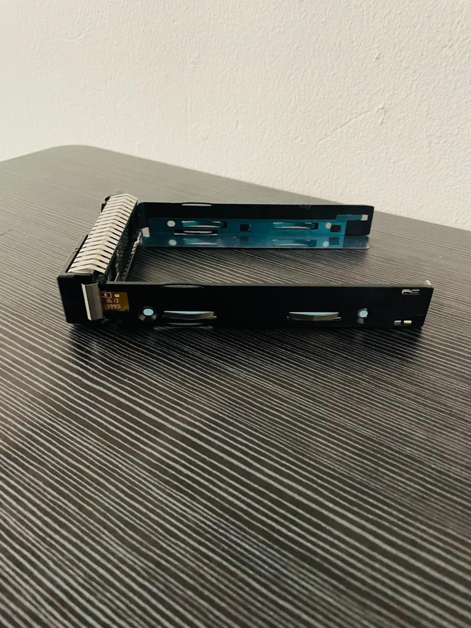 HP 651314-001 3.5 Inch SAS/SATA Hard Disk Drive Bracket HDD Caddy Tray For G8 G9 Server – Pre-Owned