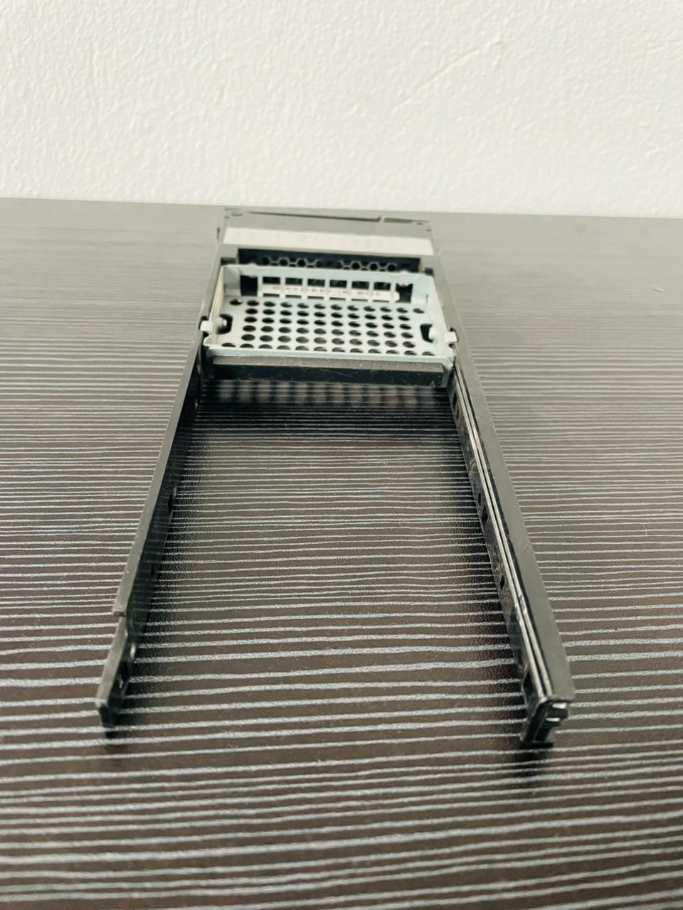 Huawei 21123168 2.5 Inch HDD Caddy Frame For OceanStor 5300 5600 5800 6800 V3 Storage System – Pre-Owned