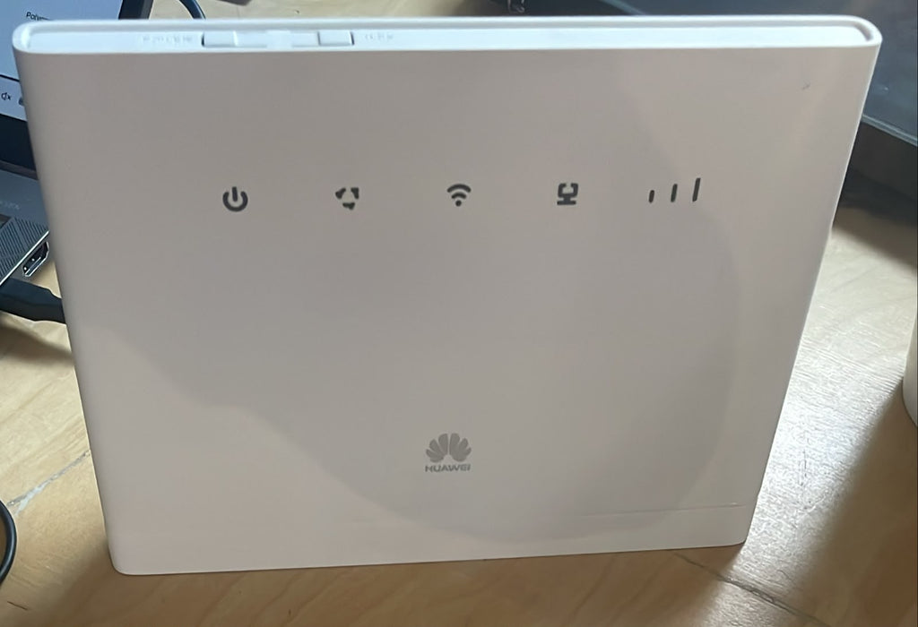 Huawei B315s-22 4G LTE 150Mbps Wi-Fi Router With Adapter – Used