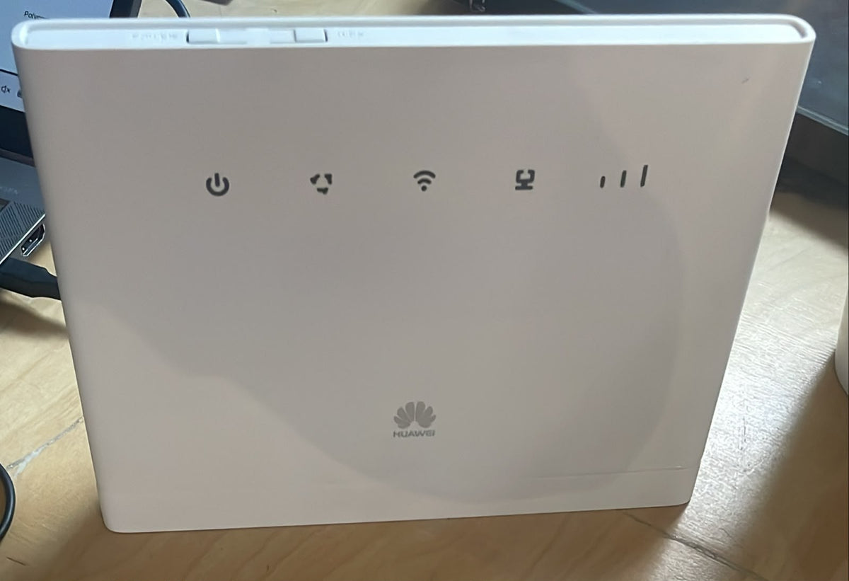 Huawei B315s-22 4G LTE 150Mbps Wi-Fi Router With Adapter – Used